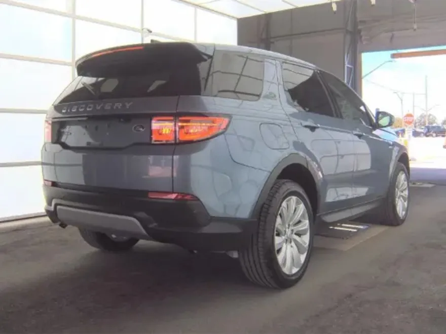 2020 Land Rover Discovery Sport SE photo 1