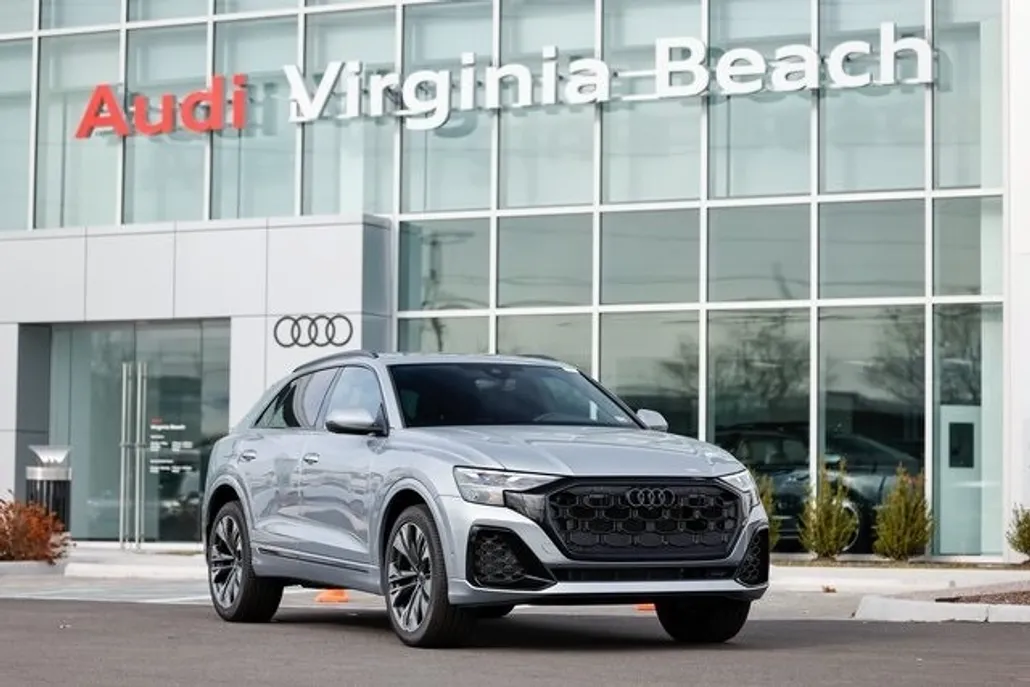 2025 Audi Q8 55 Premium Plus photo 1