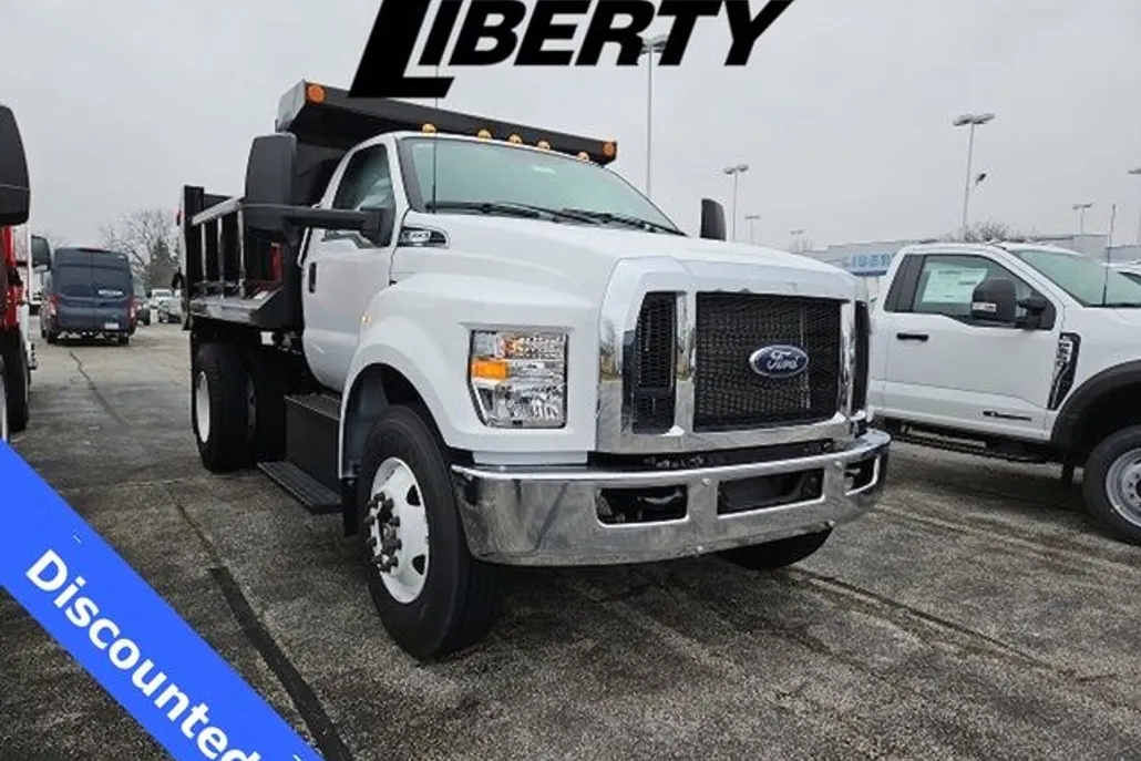 2024 Ford F-650 photo 1