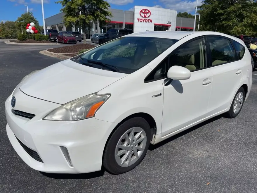 2013 Toyota Prius V Five photo 1