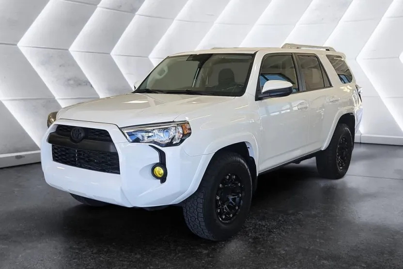 2018 Toyota 4Runner SR5 photo 1