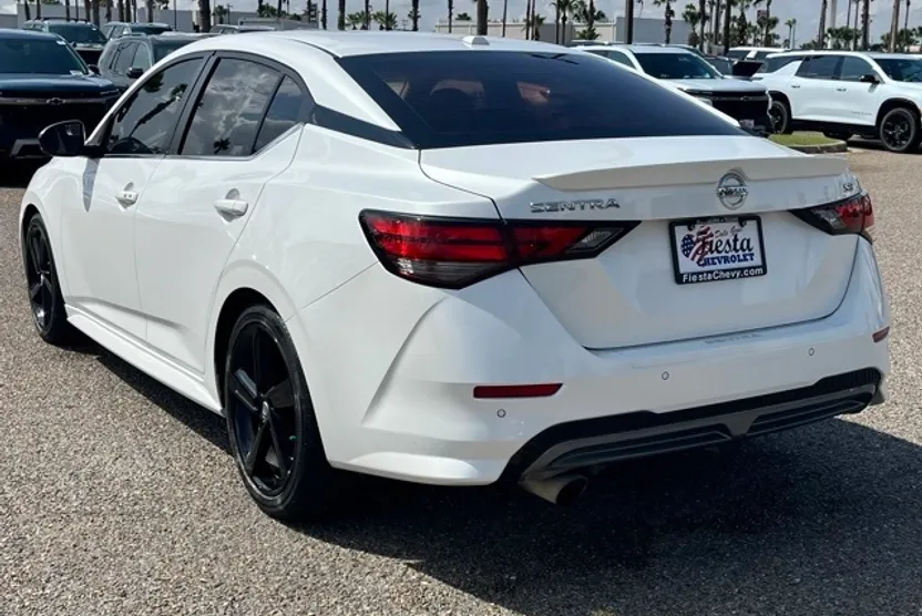 2023 Nissan Sentra SR photo 1