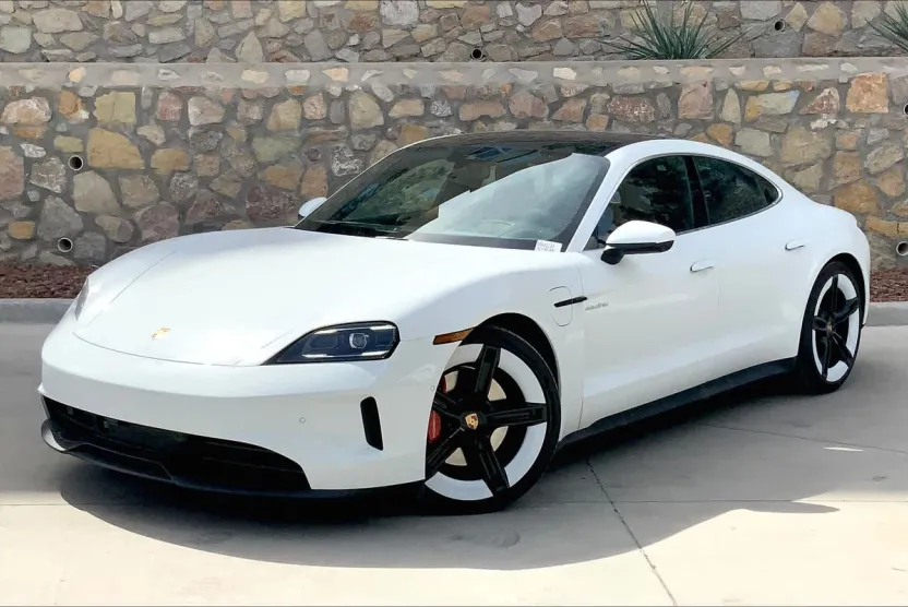 2025 Porsche Taycan 4S photo 1