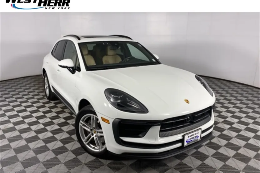 2024 Porsche Macan Base photo 1