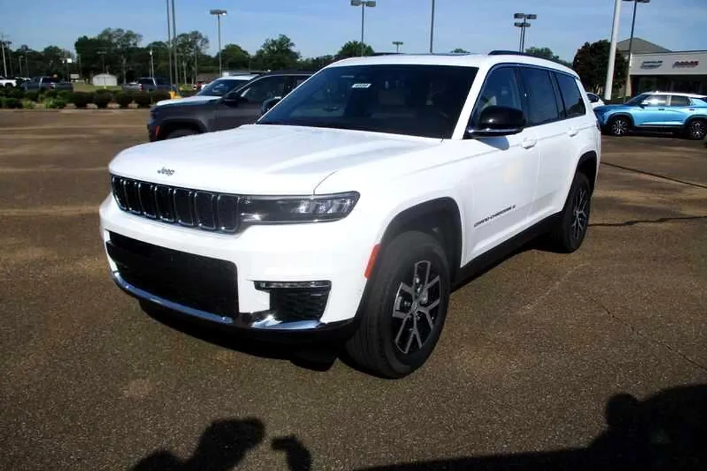 2025 Jeep Grand Cherokee Limited photo 1