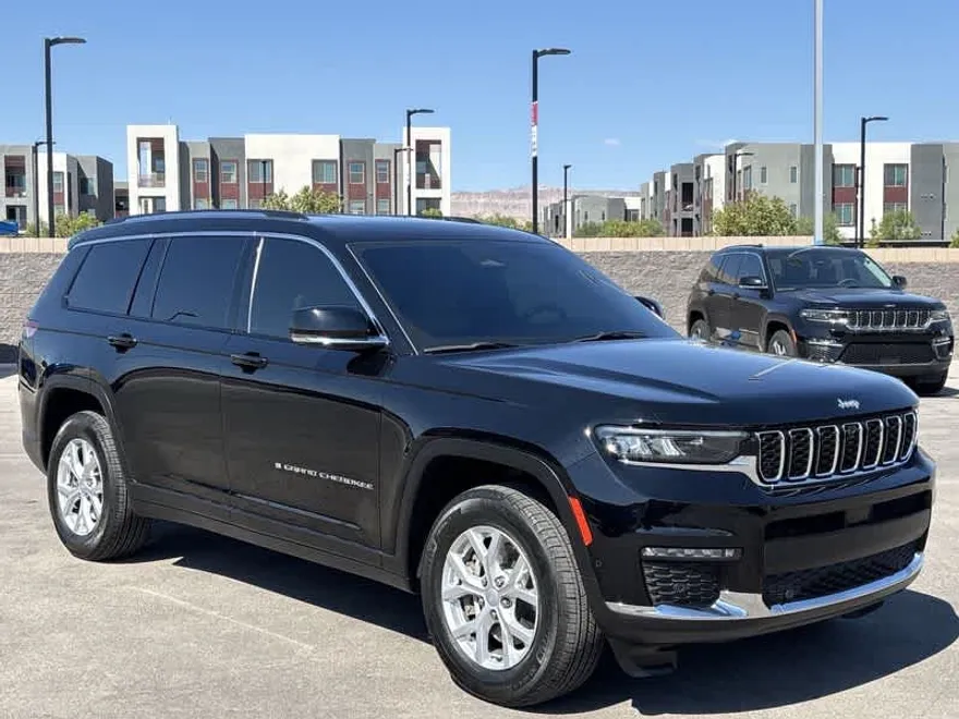 2023 Jeep Grand Cherokee Limited photo 1