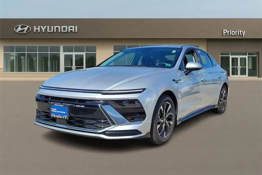 2024 Hyundai Sonata SEL photo 1