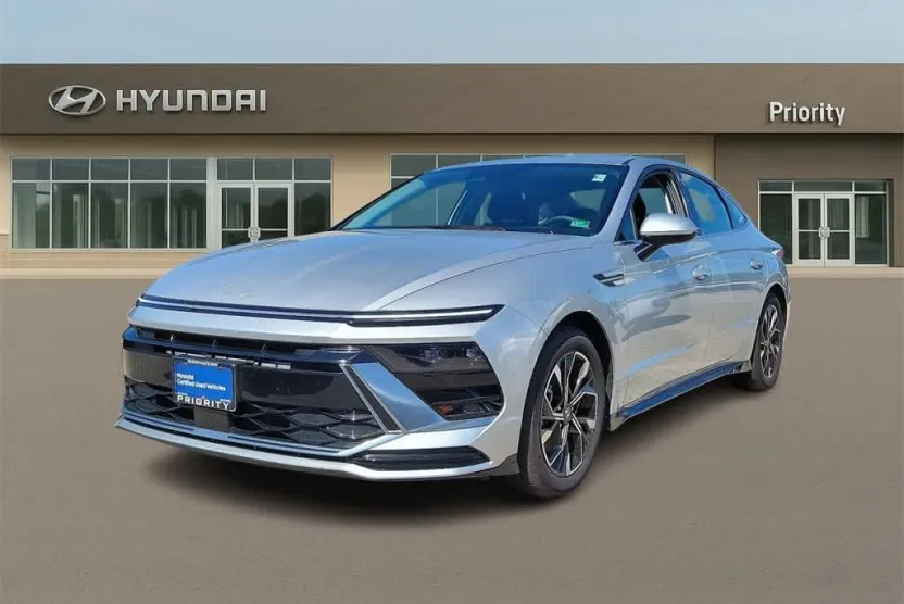 2024 Hyundai Sonata SEL photo 1