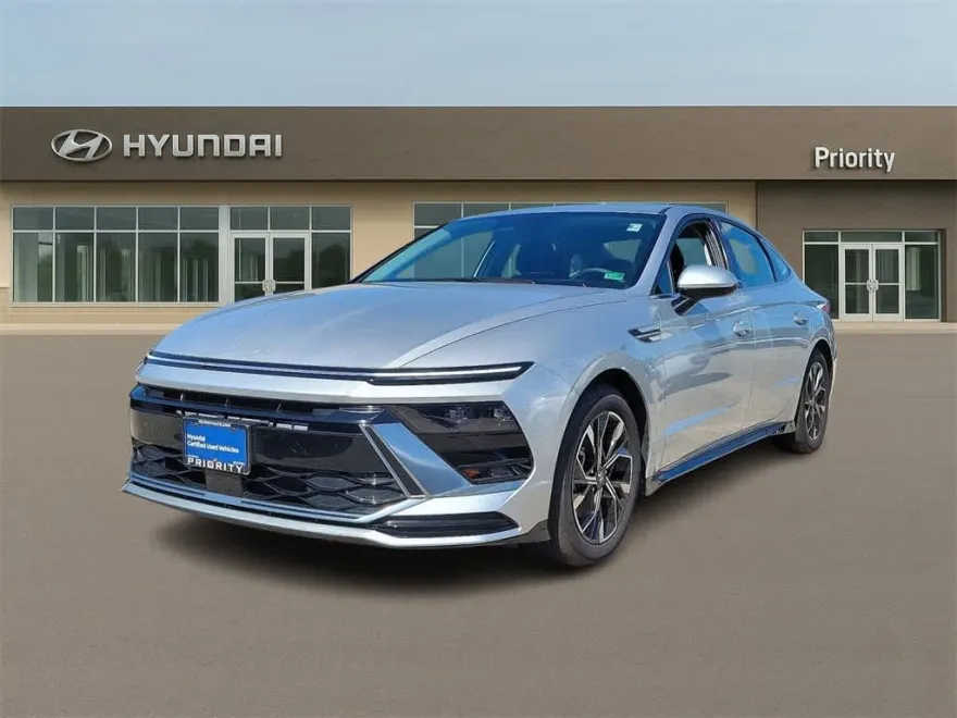2024 Hyundai Sonata SEL photo 1