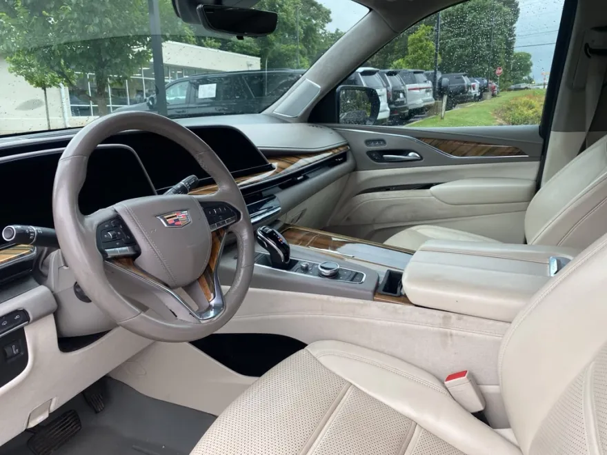 2021 Cadillac Escalade ESV Sport Platinum photo 1