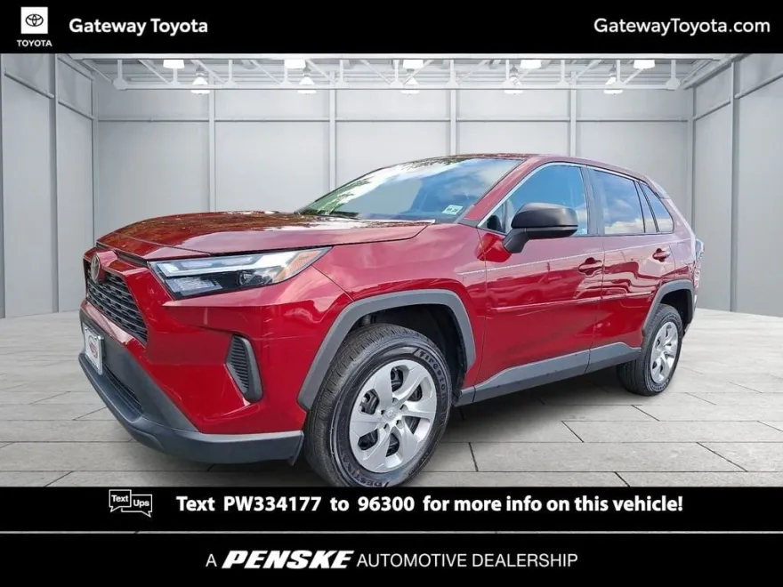 2023 Toyota RAV4 LE photo 1