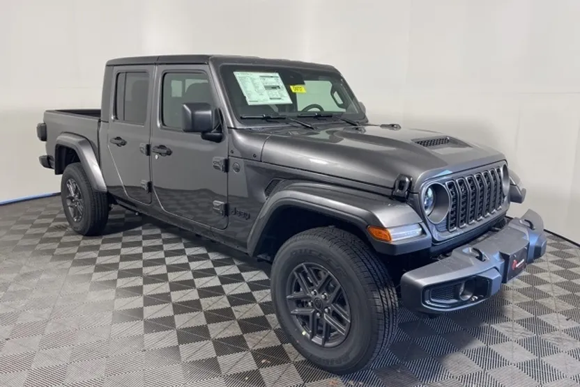 2025 Jeep Gladiator Sport S photo 1