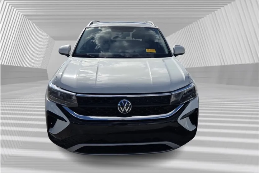 2022 Volkswagen Taos SE photo 1