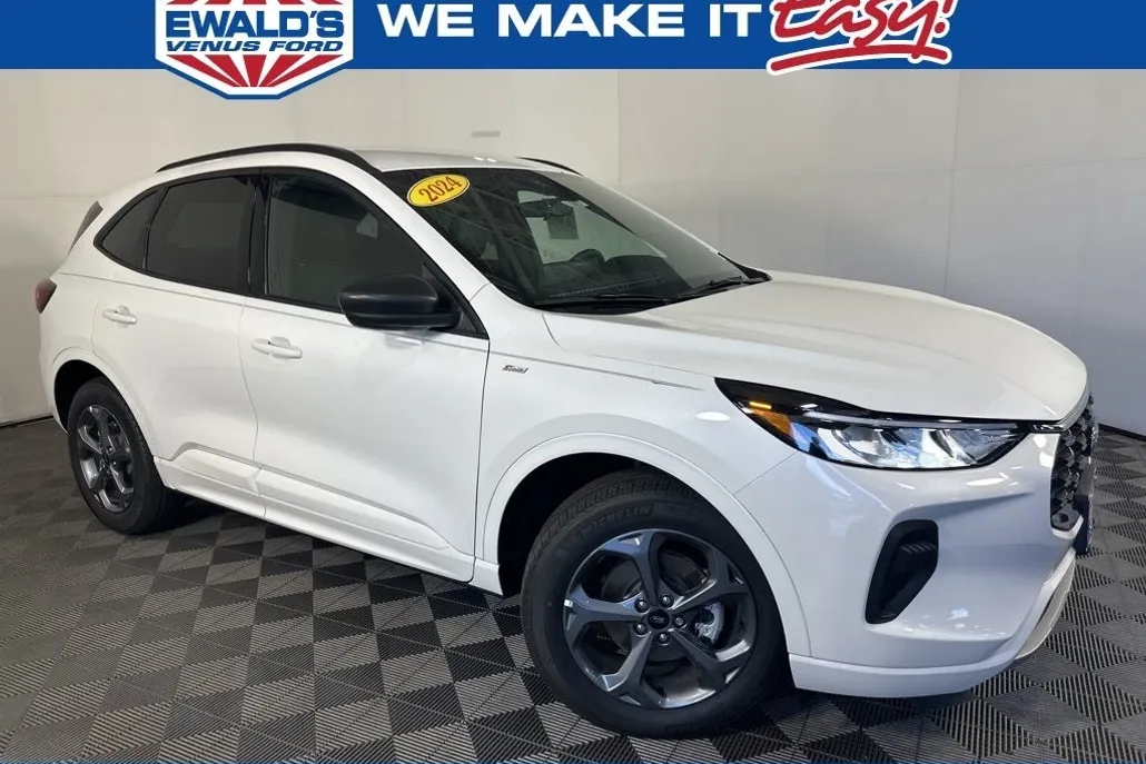 2024 Ford Escape ST-Line photo 1