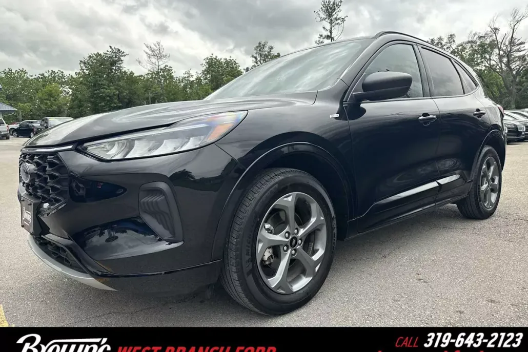 2024 Ford Escape ST-Line photo 1