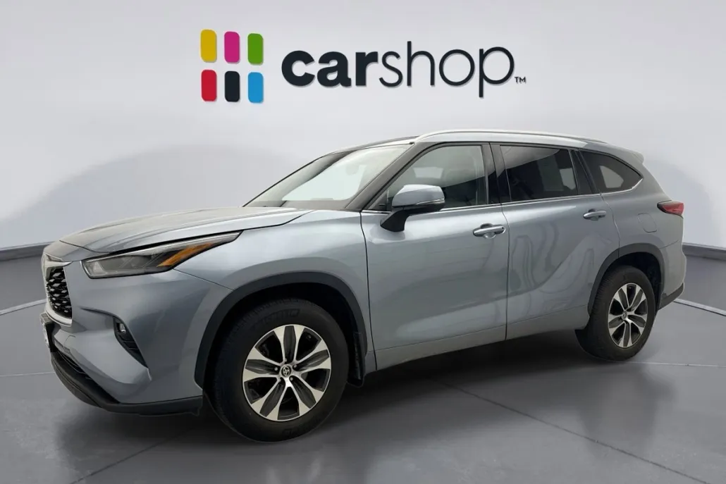 2022 Toyota Highlander XLE photo 1
