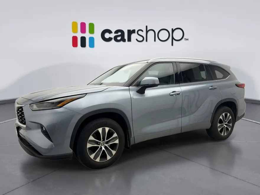 2022 Toyota Highlander XLE photo 1