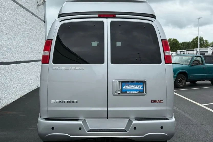 2023 Gmc Savana 2500 Cargo photo 1