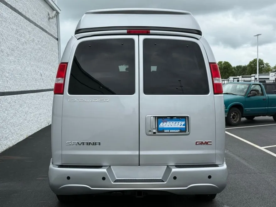 2023 Gmc Savana 2500 Cargo photo 1