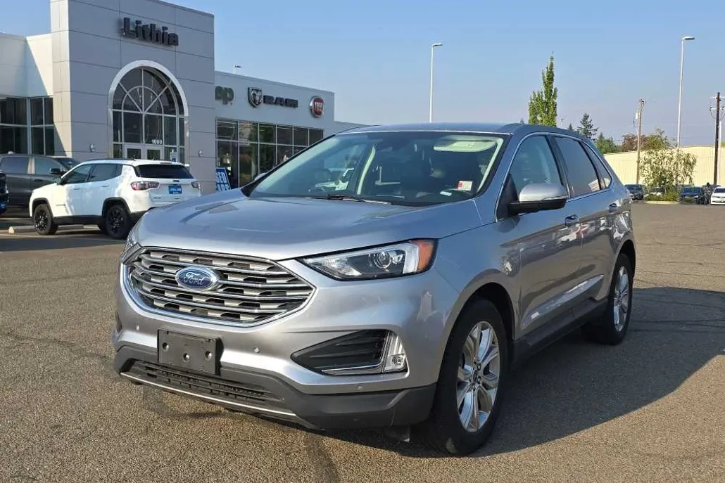 2022 Ford Edge Titanium photo 1