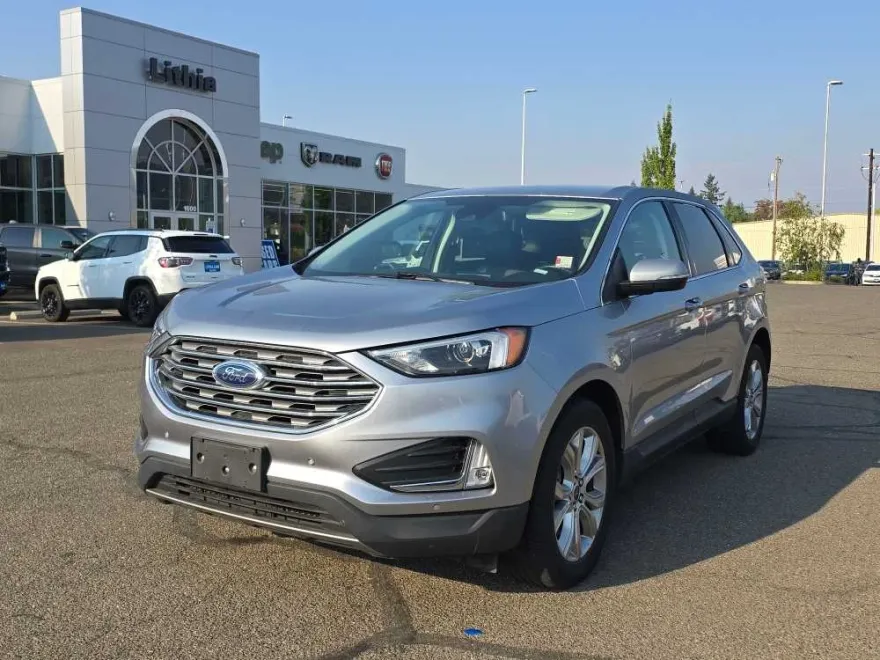 2022 Ford Edge Titanium photo 1