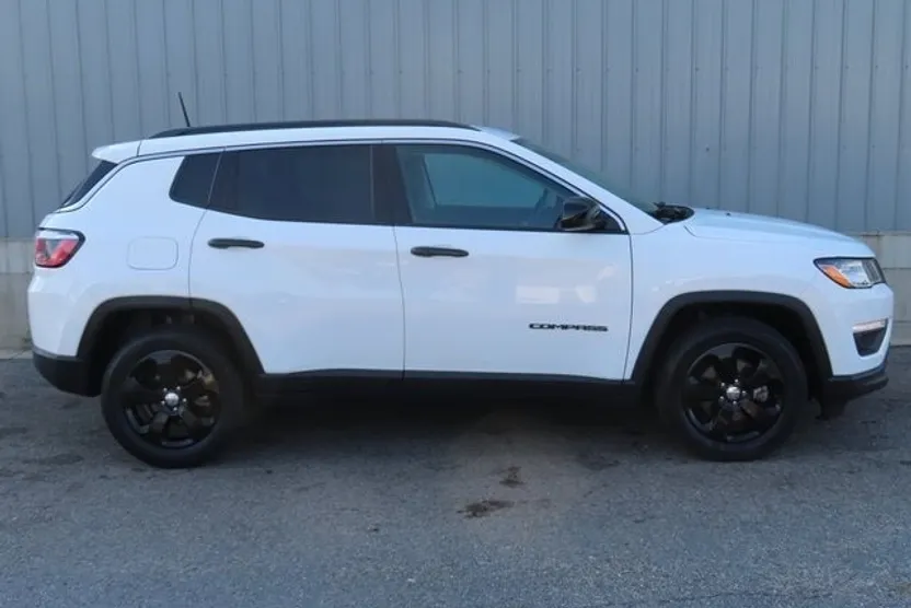 2018 Jeep Compass Latitude photo 1