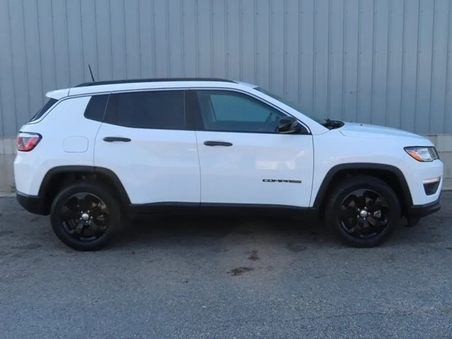 2018 Jeep Compass Latitude photo 1