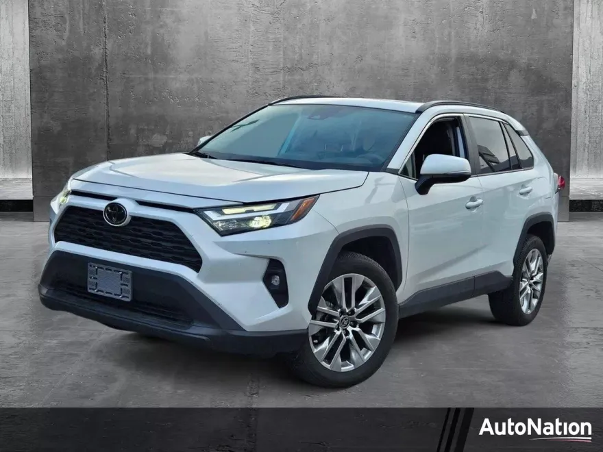 2024 Toyota RAV4 XLE Premium photo 1