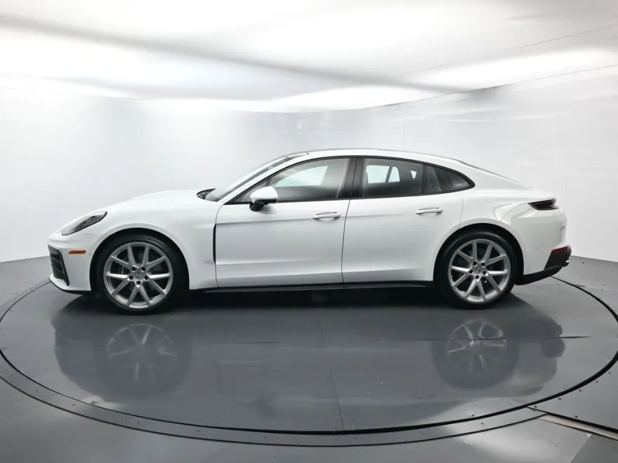 2025 Porsche Panamera 4 photo 1