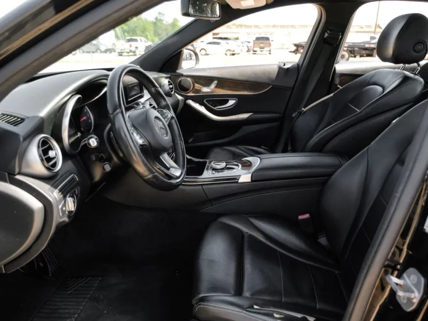 2018 Mercedes Benz C 300 Sedan photo 1