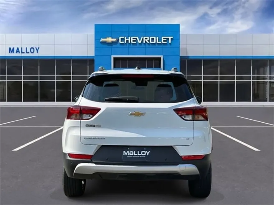 2024 Chevrolet Trailblazer LT photo 1