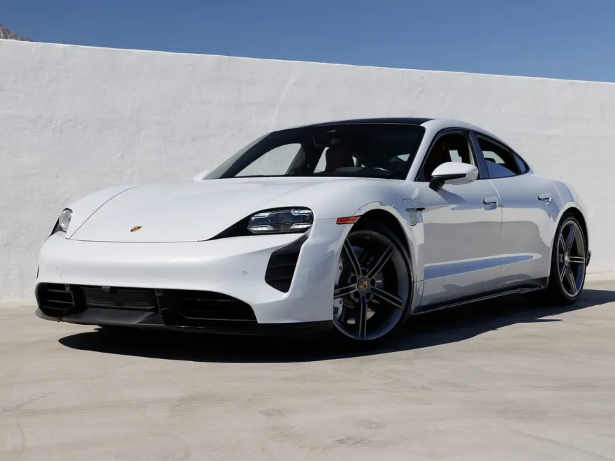 2021 Porsche Taycan Turbo photo 1