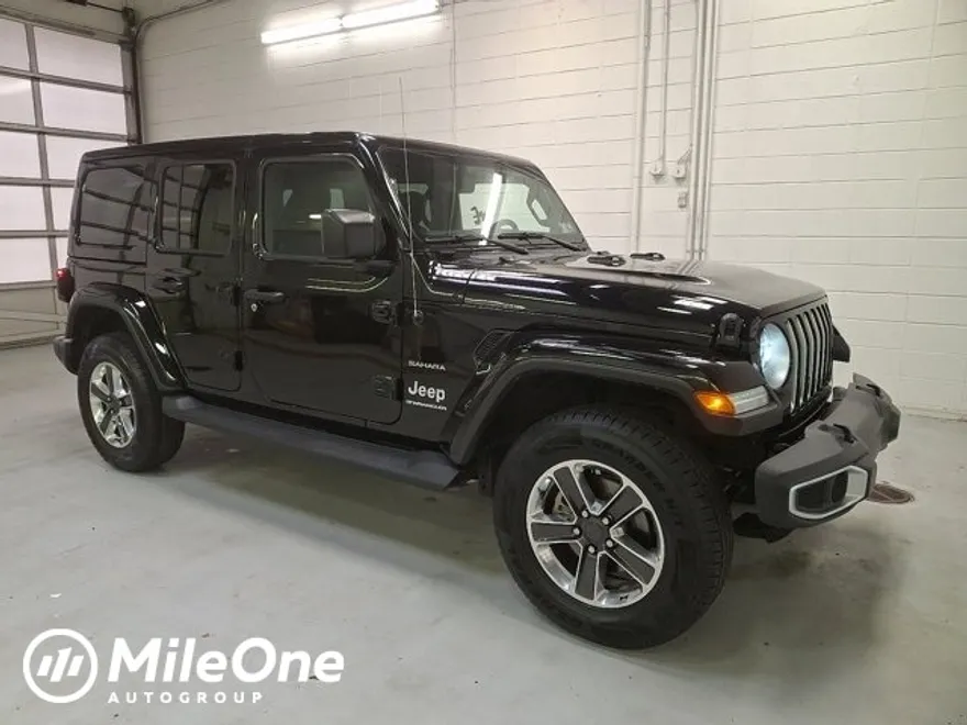 2023 Jeep Wrangler Sahara photo 1