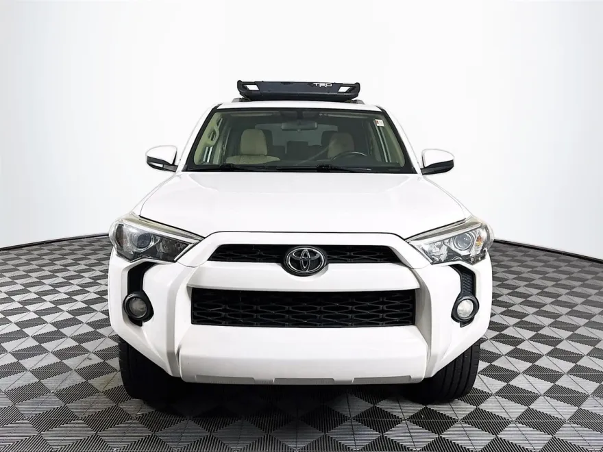 2015 Toyota 4Runner SR5 photo 1