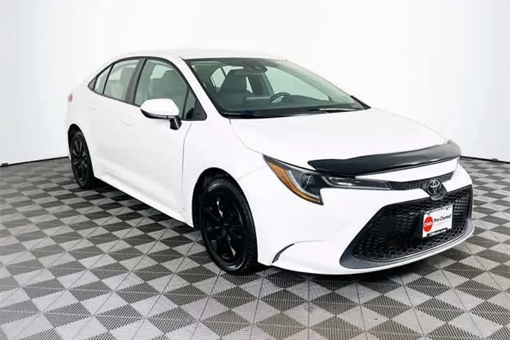 2022 Toyota Corolla LE photo 1
