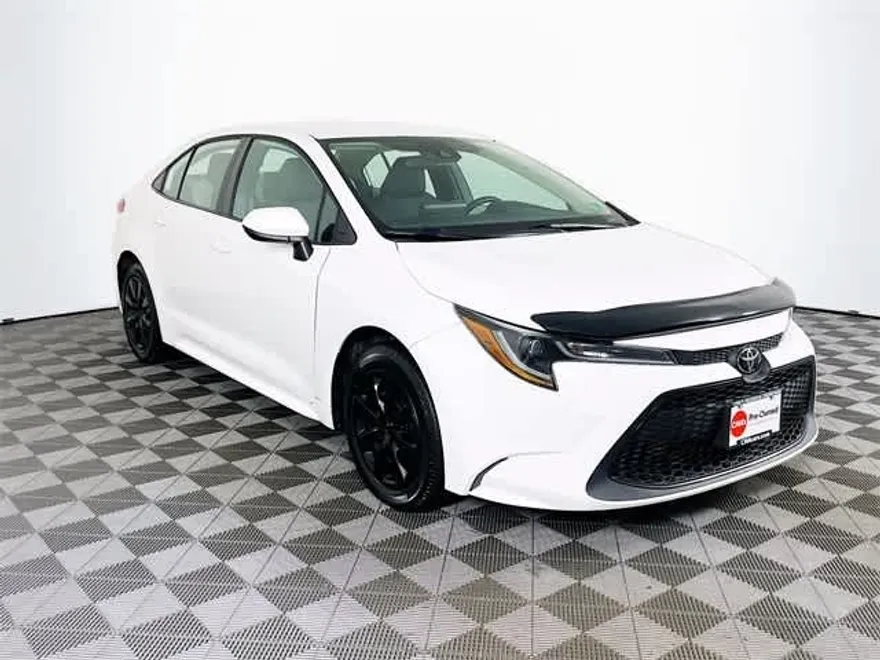 2022 Toyota Corolla LE photo 1