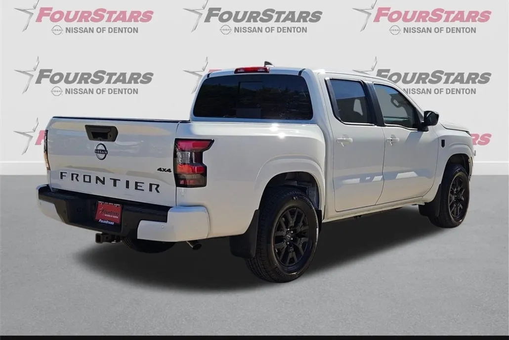 2026 Nissan Frontier Crew Cab SV photo 1