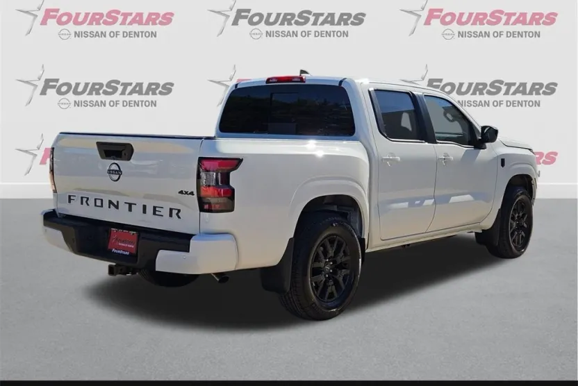 2026 Nissan Frontier Crew Cab SV photo 1