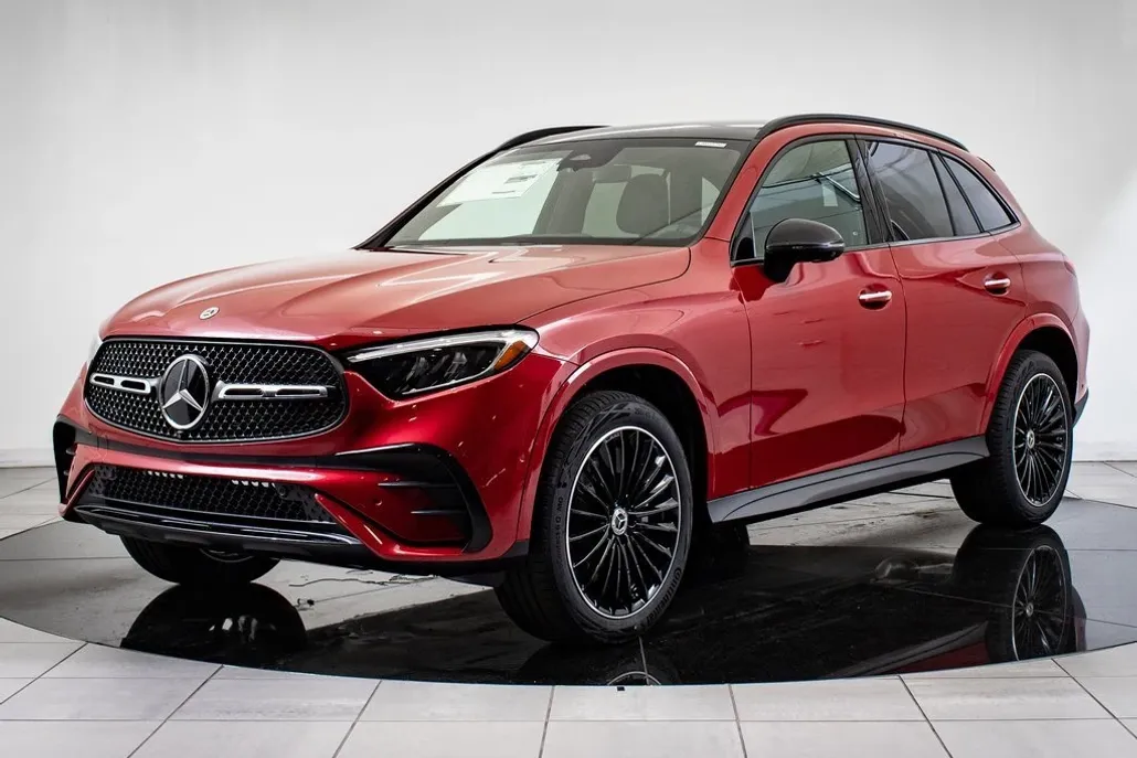 2025 Mercedes Benz GLC 300 4MATIC photo 1