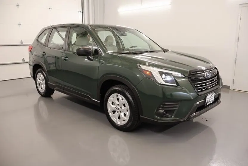 2023 Subaru Forester Base photo 1