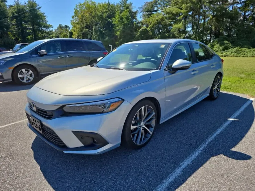 2023 Honda Civic Touring photo 1