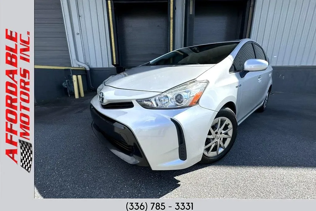 2015 Toyota Prius V Two photo 1