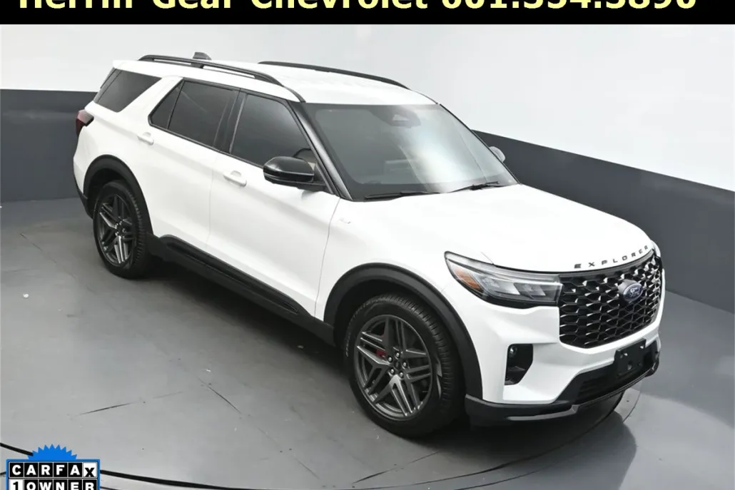 2025 Ford Explorer ST-Line photo 1