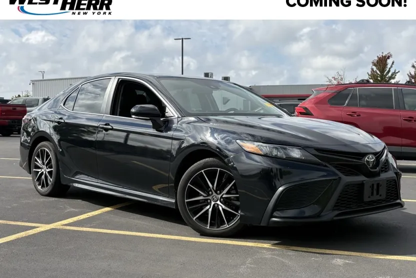 2023 Toyota Camry SE photo 1