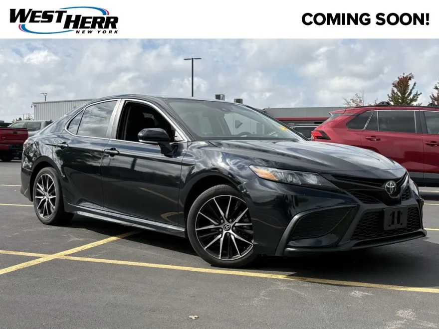 2023 Toyota Camry SE photo 1