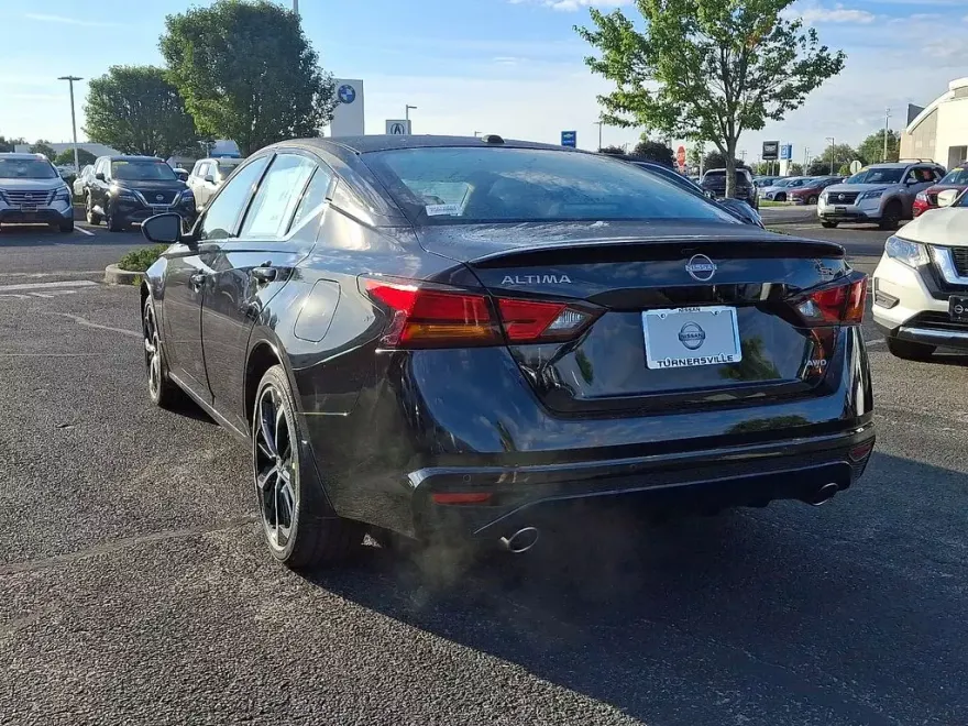 2025 Nissan Altima 2.5 SR photo 1