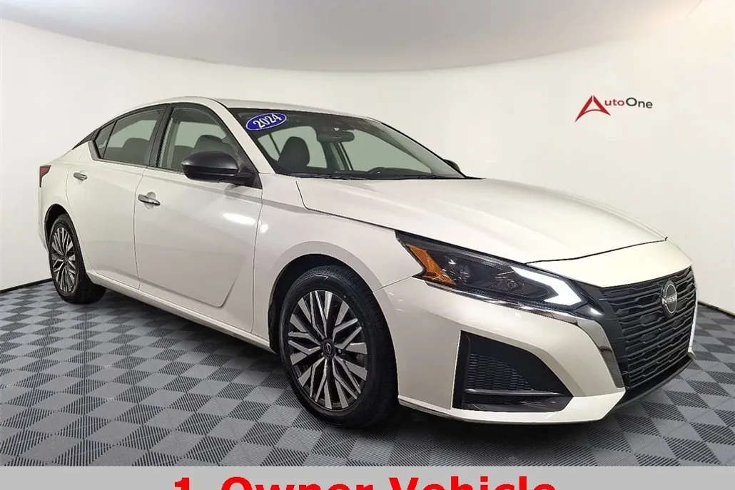 2024 Nissan Altima 2.5 SV photo 1