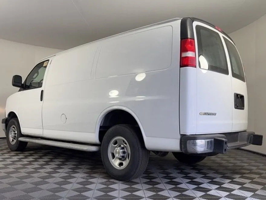 2024 Chevrolet Express 2500 Cargo photo 1
