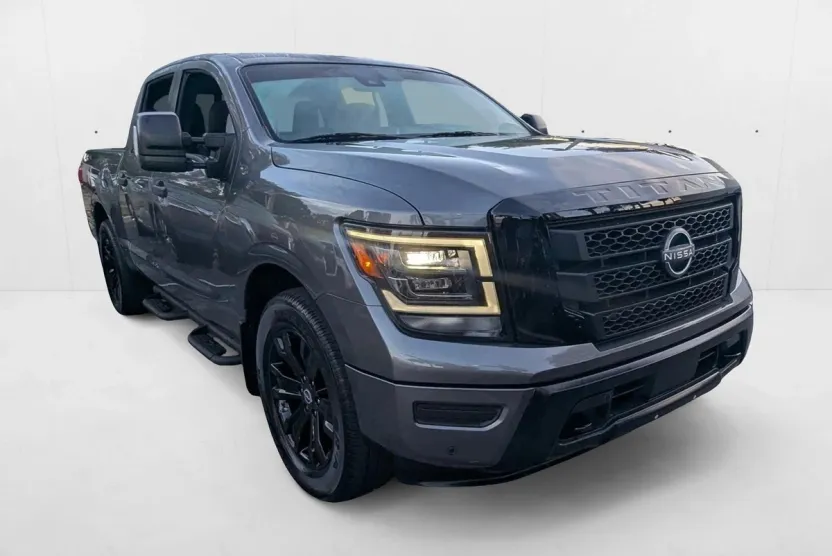 2023 Nissan Titan SV photo 1