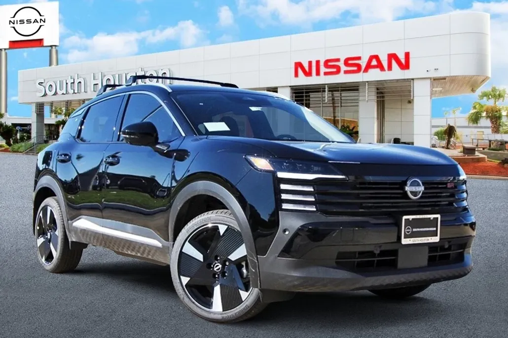 2025 Nissan Kicks SR photo 1
